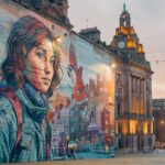 Fresques murales colorées de Liverpool en plein air